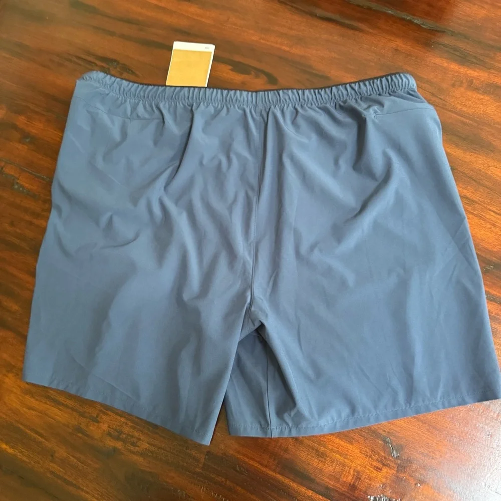 The North Face Men's size 2XL Lightstride Shorts 7” Navy Blue $65 NWT